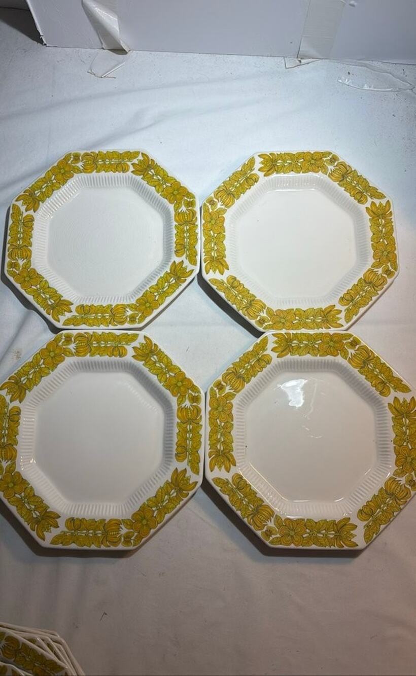 Set of 4 Independence Ironstone Dinner Plates by Interpace